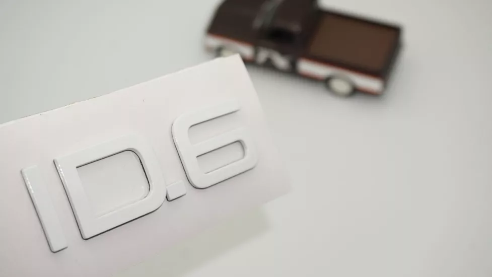 DK Tuning VW Volkswagen iD 6 Bagaj Beyaz Yazı Logo Arma