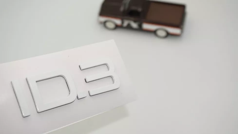 DK Tuning VW Volkswagen iD 3 Bagaj Beyaz Yazı Logo Arma