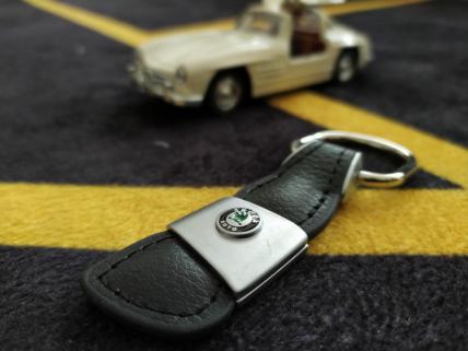 Skoda Auto Logo Orjinal Deri Metal Anahtarlık