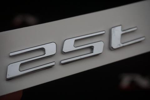 Jaguar 25t XF XE Orjinal Bagaj Yazı Logo