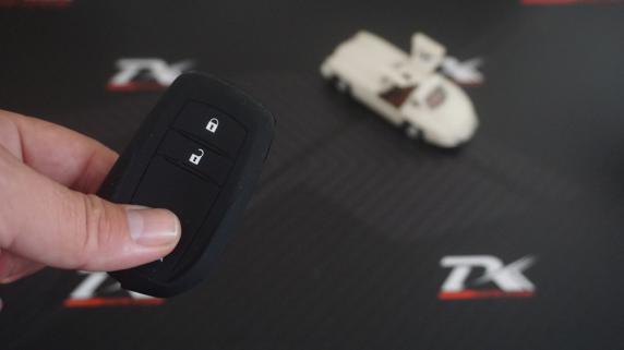 TOYOTA Rav4 Highlander LandCruiser Camry Avensis Crown Toyota Logo Silikon Anahtar Kılıfı