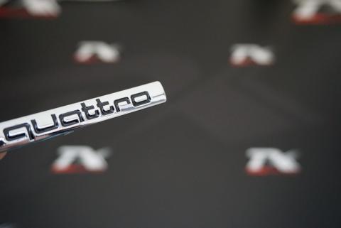 Audi Quattro Metal 3M 3D Bagaj Logo Amblem OEM Ürün