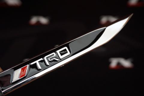 Toyota TRD Logo Çamurluk Yanı Krom Metal Bıçak Logo