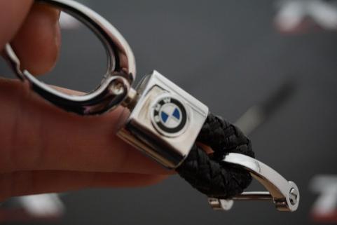 Bmw Logo Stil Hasır Desen Anahtarlık K