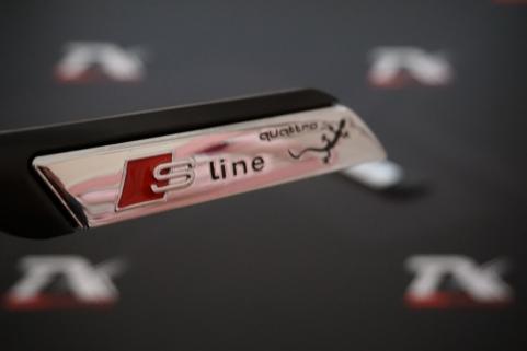 Audi S Line Quattro Çamurluk Yanı 3M 3D Krom Metal Logo Amblem