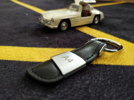 Audi A4 Logo Orjinal Deri Metal Anahtarlık