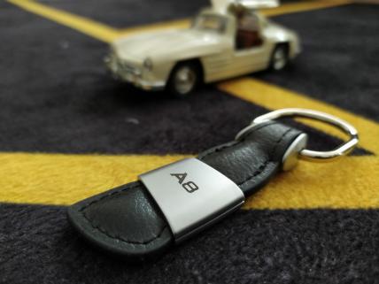 Audi A8 Logo Orjinal Deri Metal Anahtarlık