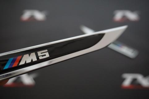 Bmw M5 Logo Çamurluk Yanı Krom Metal Bıçak Logo