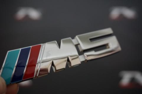 Bmw M5 Çamurluk Yanı 3M 3D Krom Metal Logo