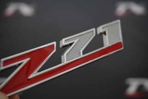 Chevrolet Silverado Z71 Off Road Çamurluk Yanı 3M Krom Metal Logo
