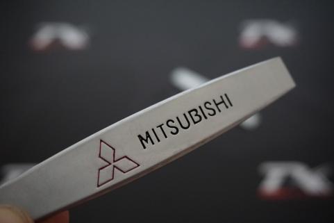 Mitsubishi Logo Yan Çamurluk 3M 3D Krom Metal Logo Amblem