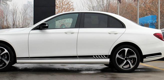 Mercedes Benz W204 S204 C Serisi Marşpiyel Üstü Parlak Siyah Sticker