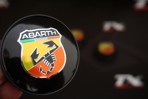 Fiat Abarth Jant Göbeği Kapak Seti 60mm