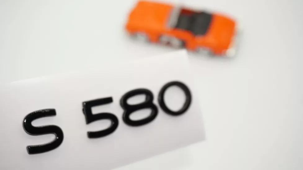 DK Tuning  S580 Maybach Bagaj Siyah ABS Yazı Logo Arma