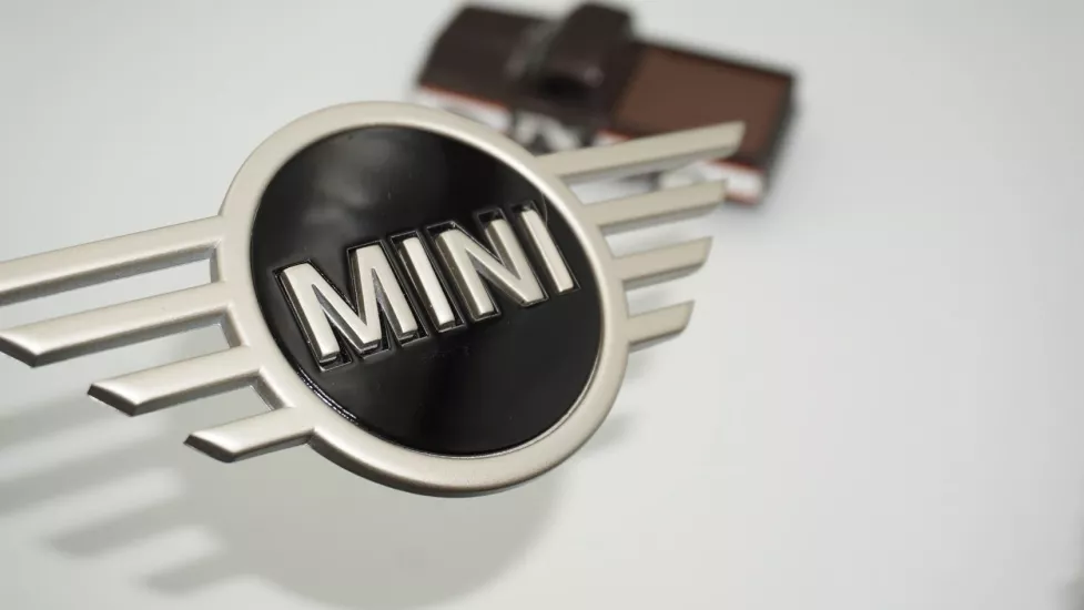 DK Tuning Mini Cooper Yeni Nesil Siyah Gri Bagaj Kapağı Logo Arma