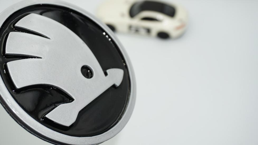 DK Tuning Skoda Ön Kaput 10cm Yeni Nesil Gri Siyah Logo Amblem