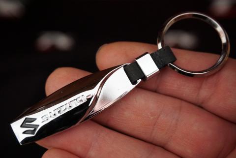 Suzuki Logo Su Damlası Model Stil Deri Metal Anahtarlık
