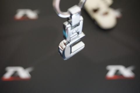 Mercedes Benz C Series Logo Çift Yön Krom Metal Stil Anahtarlık