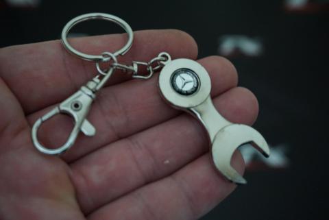 Mercedes Benz Logo İngiliz Anahtarlık Sibop Kapağı Seti