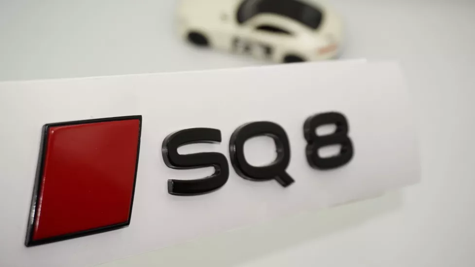 DK Tuning SQ8 2025+ Bagaj Siyah Kırmızı Yazı Logo Arma Audi İle Uyumlu