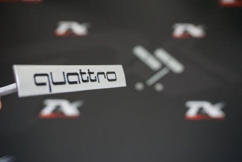 Audi Quattro Ön Panjur Vidalı Krom Metal Logo