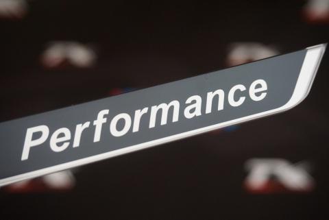 Bmw M Performance Kelebek Cam Dekor Logo