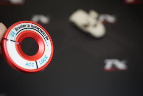 Audi R Line Logo Kontak Girişi Fosforlu Çemberi