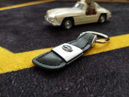 Jeep Logo Orjinal Deri Metal Anahtarlık