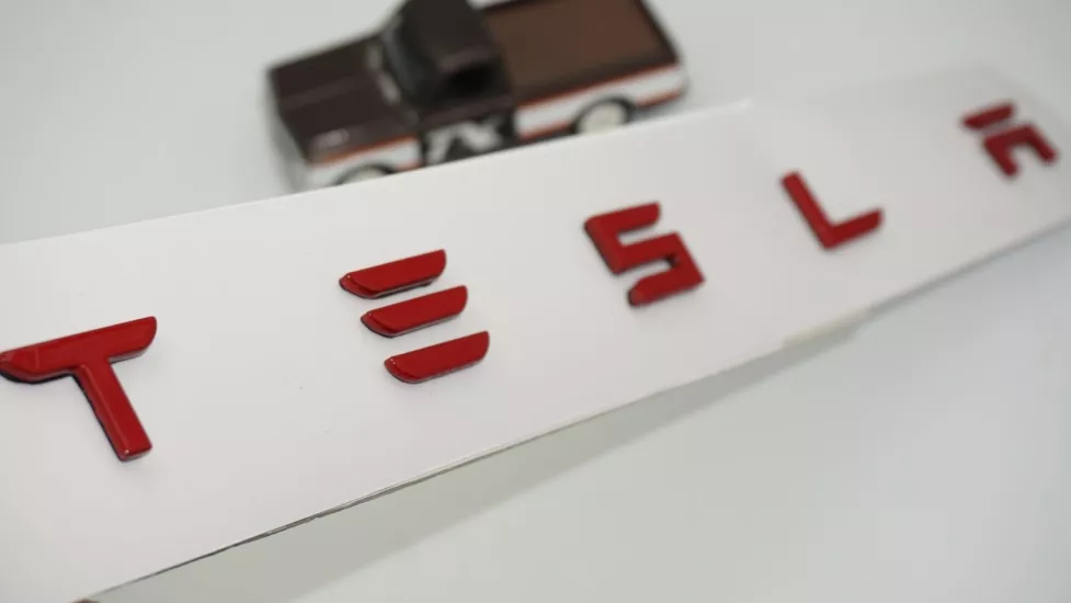 DK Tuning Tesla Model 3 Y S X Series Bagaj Kırmızı Uzun Yazı Logo