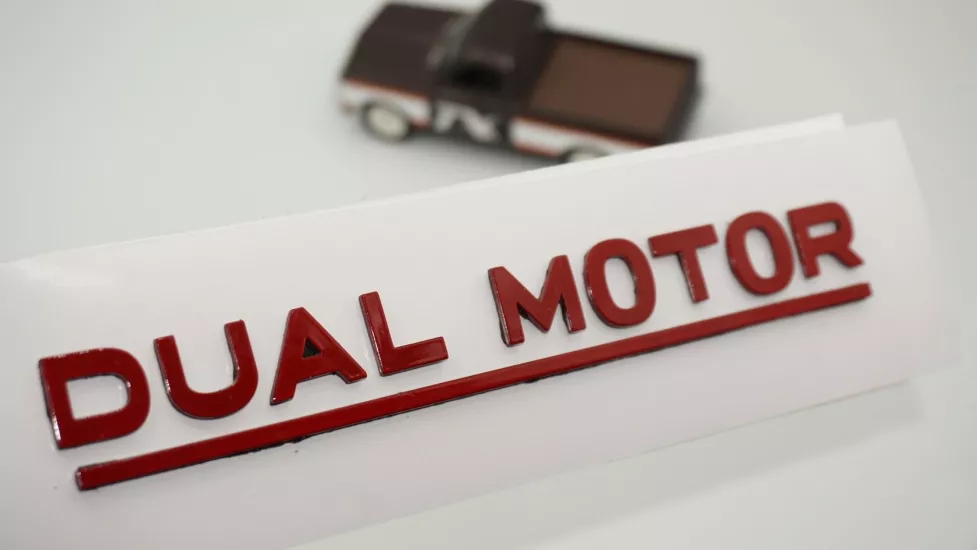 DK Tuning Tesla Dual Motor Bagaj Kırmızı Yazı Logo Arma