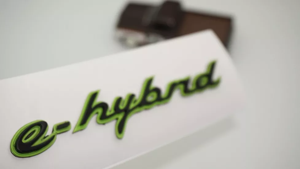 DK Tuning Porsche e Hybrid Yeşil Siyah ABS Yazı Logo Arma