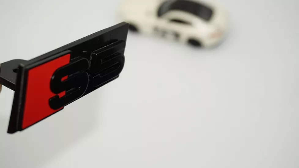 DK Tuning S5 Siyah Kırmızı Ön Panjur Izgara Logo Arma Audi İle Uyumlu