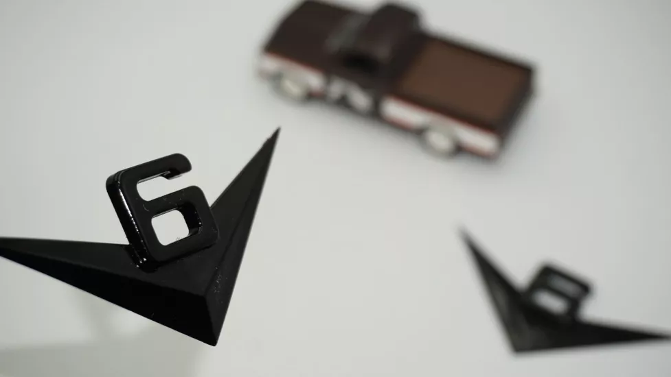 DK Tuning V6 Çamurluk Yanı Siyah ABS Yazı Logo Arma Seti