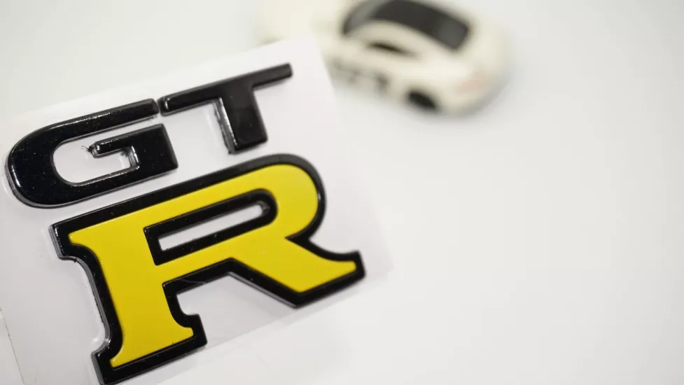 DK Tuning Nissan GTR Bagaj Sarı Siyah Logo Amblem Arma
