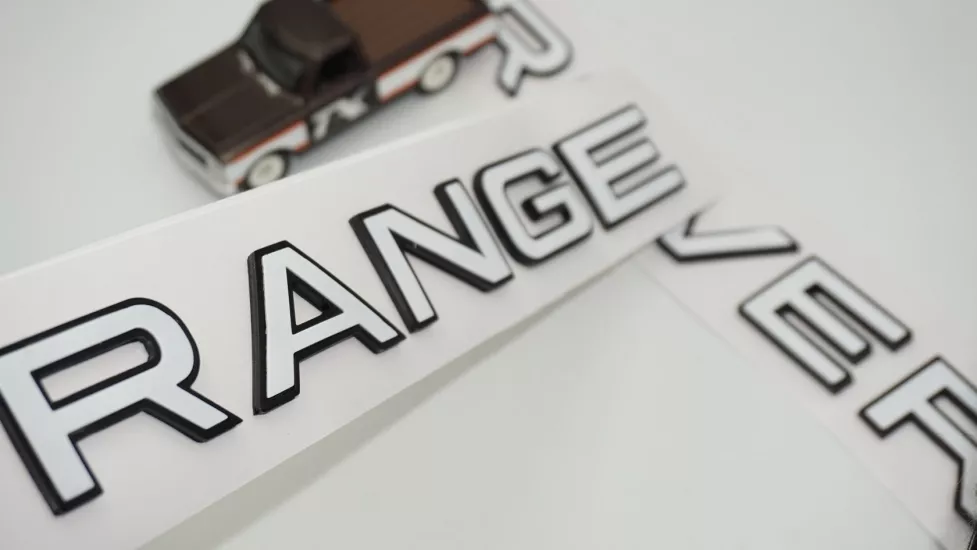 DK Tuning Range Rover Kaput Ve Bagaj Siyah Beyaz Yazı Logo Arma
