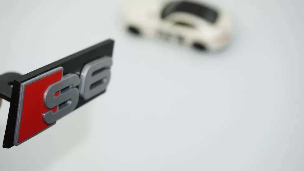 DK Tuning S6 Gri Kırmızı Ön Panjur Izgara Logo Arma Audi İle Uyumlu