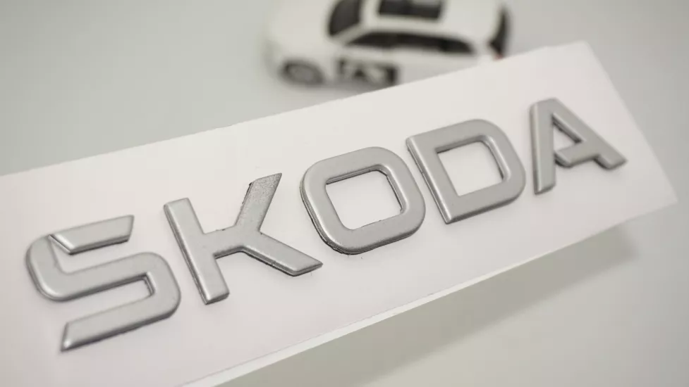 DK Tuning Enyaq Elroq Ön Kaput Gri Yazı Logo Arma Skoda İle Uyumlu