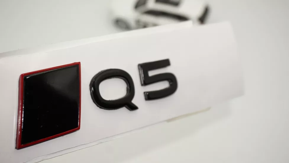DK Tuning Q5 2025+ Bagaj Siyah Yazı Logo Arma Audi İle Uyumlu