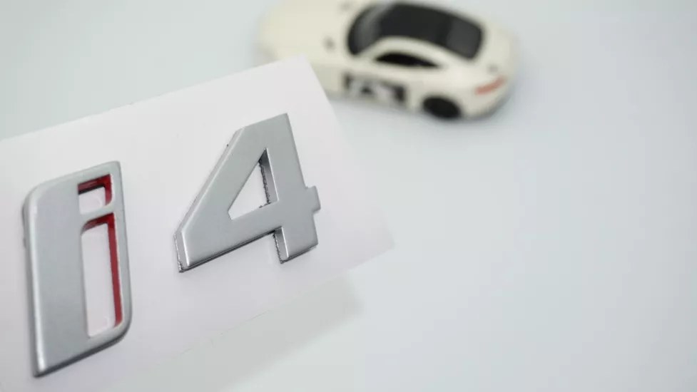 DK Tuning i4 Bagaj Kırmızı Gri ABS Yazı Logo Arma Bmw İle Uyumlu
