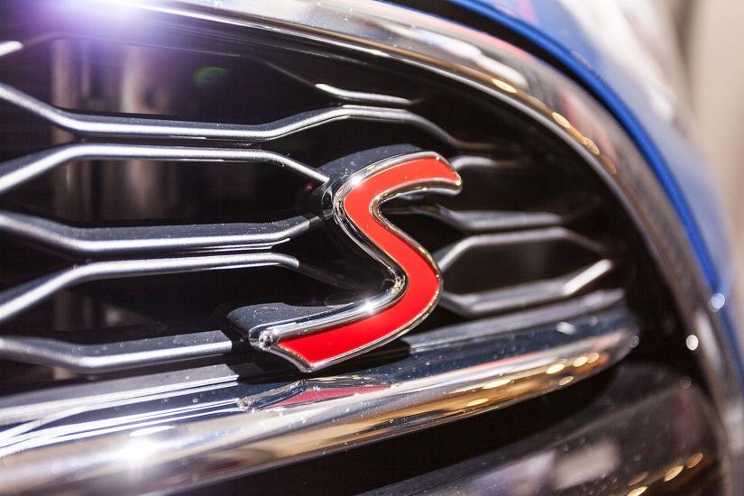 Mini Cooper S Logo Ön Panjur Vidalı 3D Krom Metal Logo Amblem