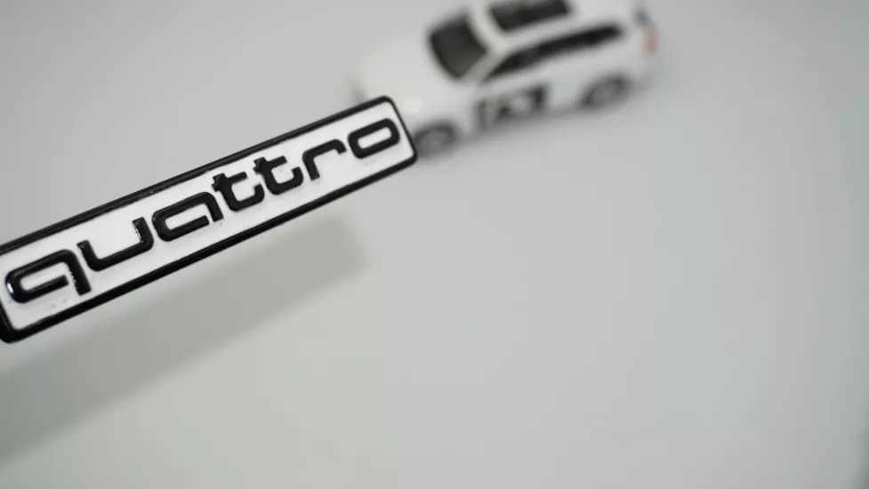 DK Tuning Quattro Siyah Beyaz Bagaj Logo Amblem Audi İle Uyumlu