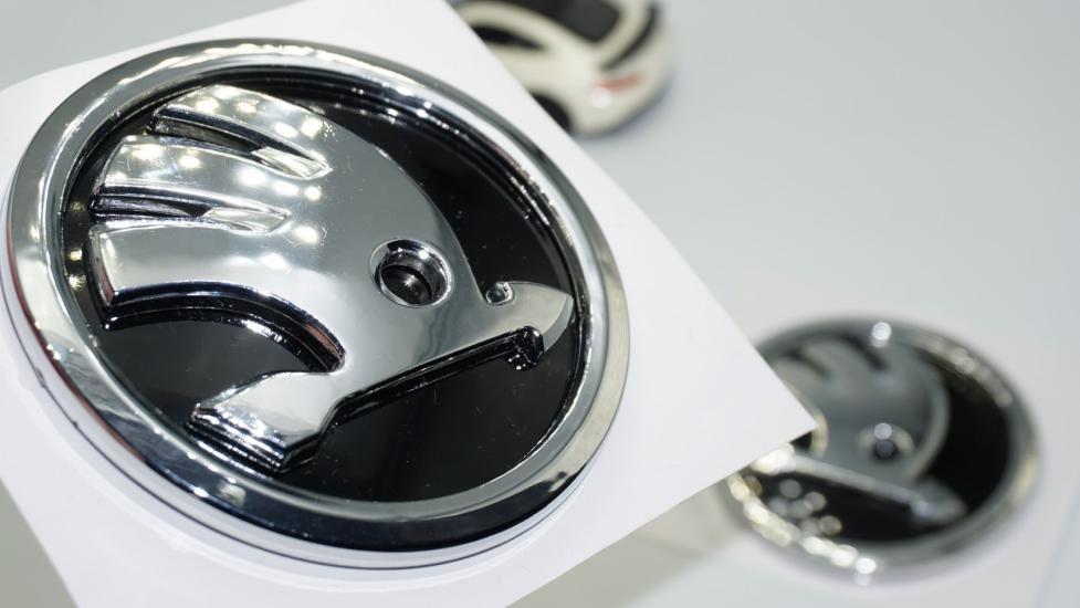 DK Tuning Skoda Ön Kaput Bagaj 9cm 8cm Yeni Nesil Logo Amblem Seti