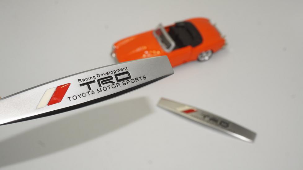 Toyota TRD Logo Yan Çamurluk 3M 3D Krom Metal Logo Amblem