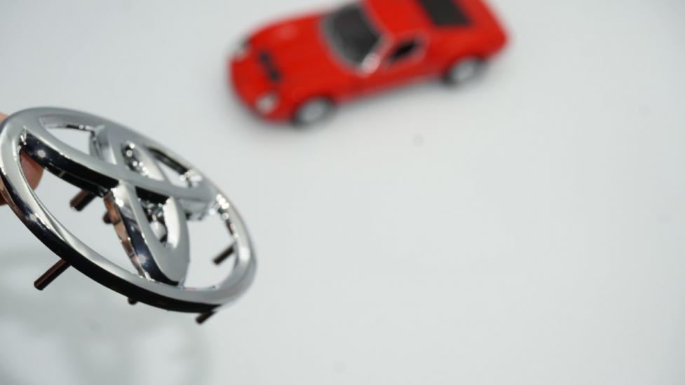 Toyota Direksiyon Göbeği Tırnaklı Krom Logo Orjinal Ürün