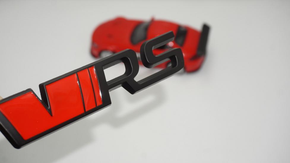 Skoda VRS Ön Panjur Vidalı Kırmızı Siyah Metal 3D Logo Arma