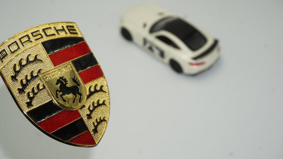 Porsche Ön Kaput Tırnaklı Logo Amblem Arma