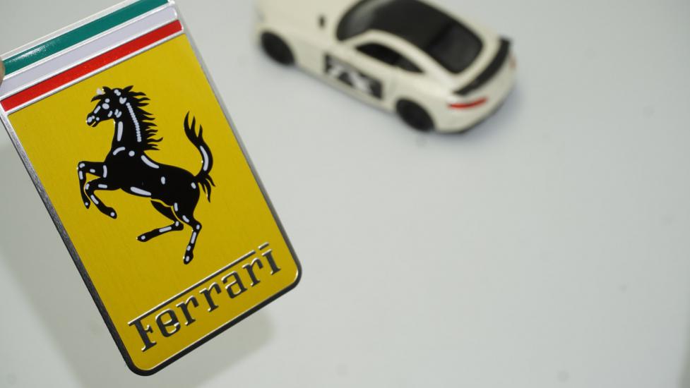 S F Ferrari Logo Gold Metal Body Plaka Logo Amblem Arma