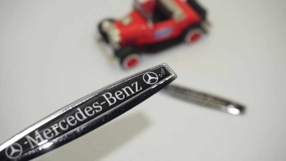 Mercedes Benz Logo Yan Çamurluk 3M 3D Krom Metal Logo Amblem