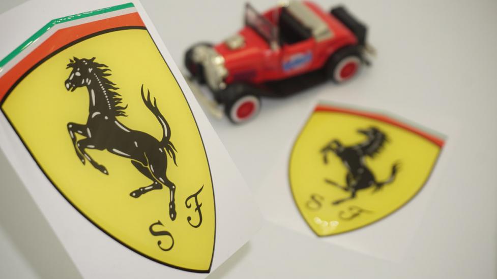 Ferrari Scuderia Çamurluk Yanı 3M 3D Damla Desen Logo Seti