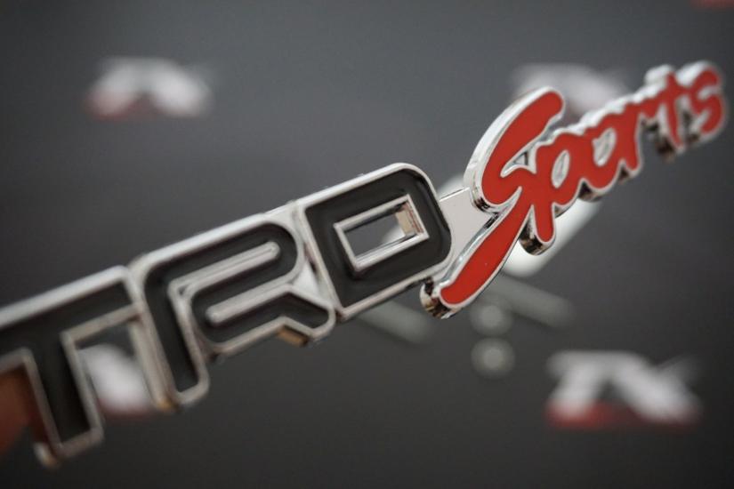 Toyota TRD Sports Logo Ön Panjur Vidalı 3D Krom Metal Logo Amblem